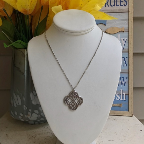 NECKLACES - Picture 14 of 15